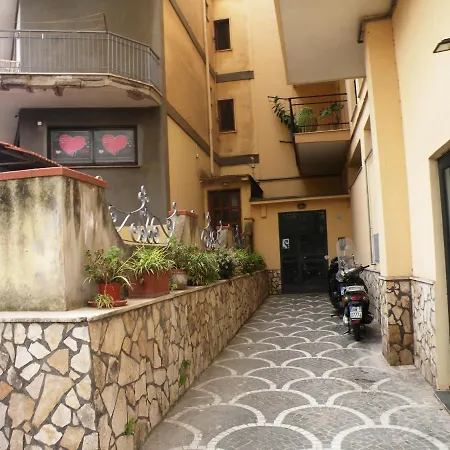 住宿加早餐酒店 Estate4home - Christal 4*