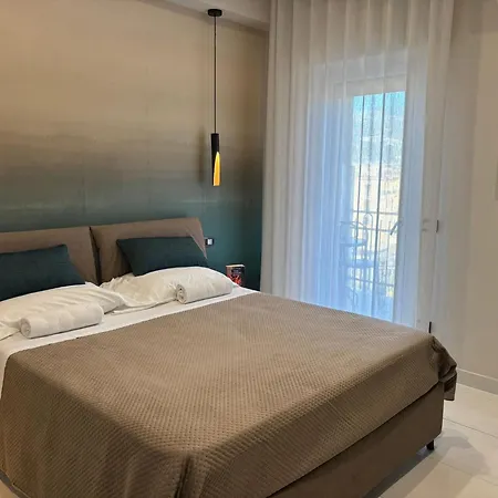 Estate4home - Christal Panzió